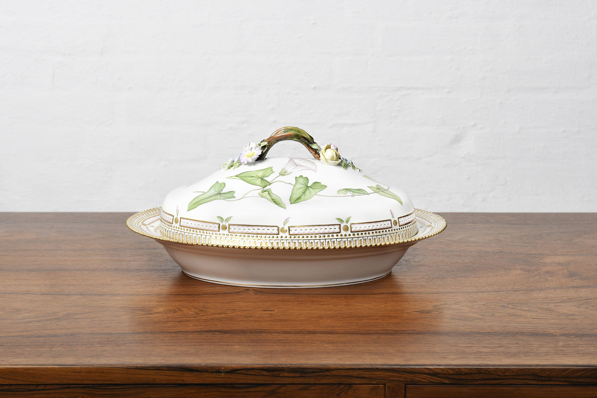 ロイヤルコペンハーゲンのArt Porcelain Collection コーラル レース プレート 22cm|ロイヤル コペンハーゲン 公式