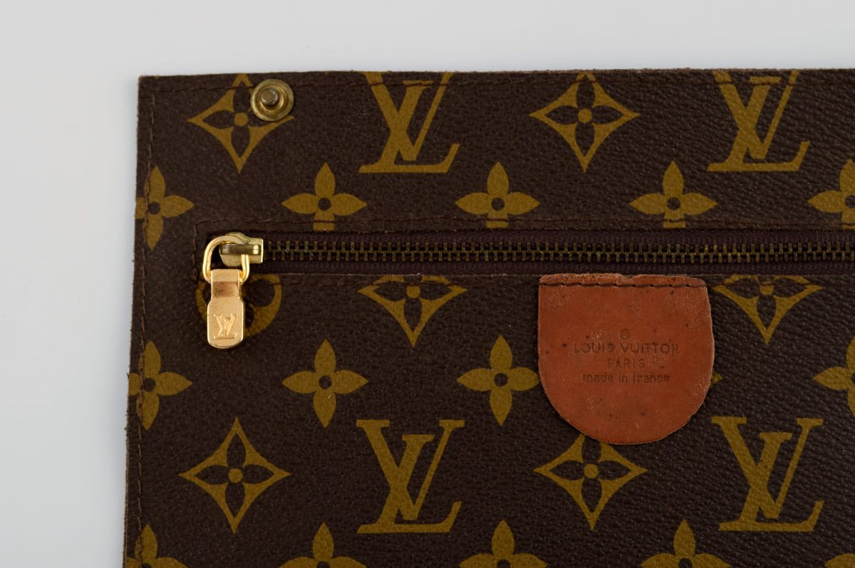 L Art - Vintage Louis Vuitton dinner purse. Monogram canvas. 1970s.