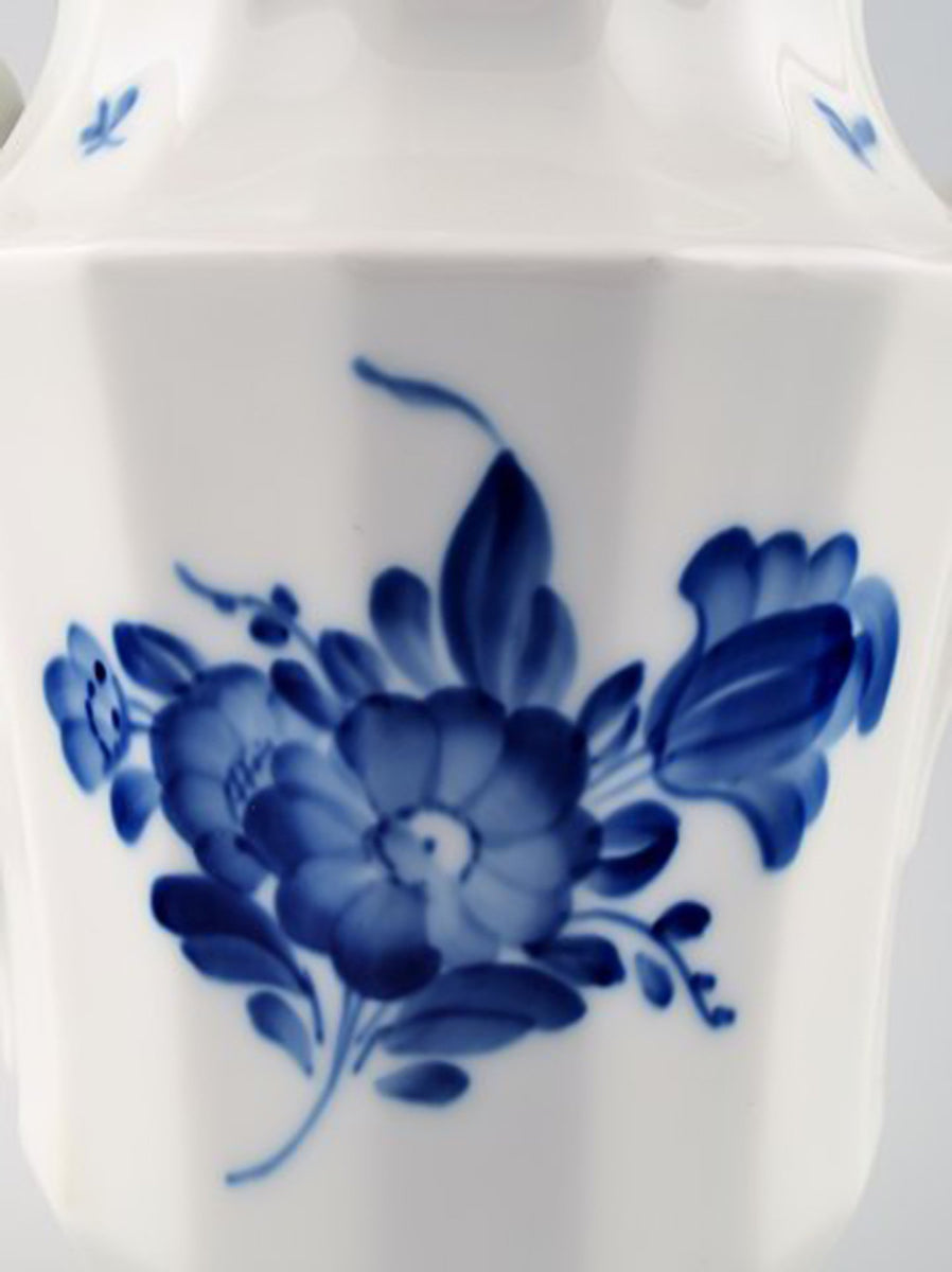 Royal Copenhagen blue flower coffee pot. Number 10/8502. – L' ART