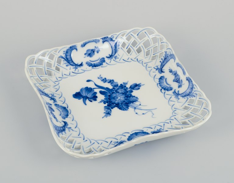 Early Royal Copenhagen 10/8097 5P Dinner Set Porcelain Blue Flower braided  EUC