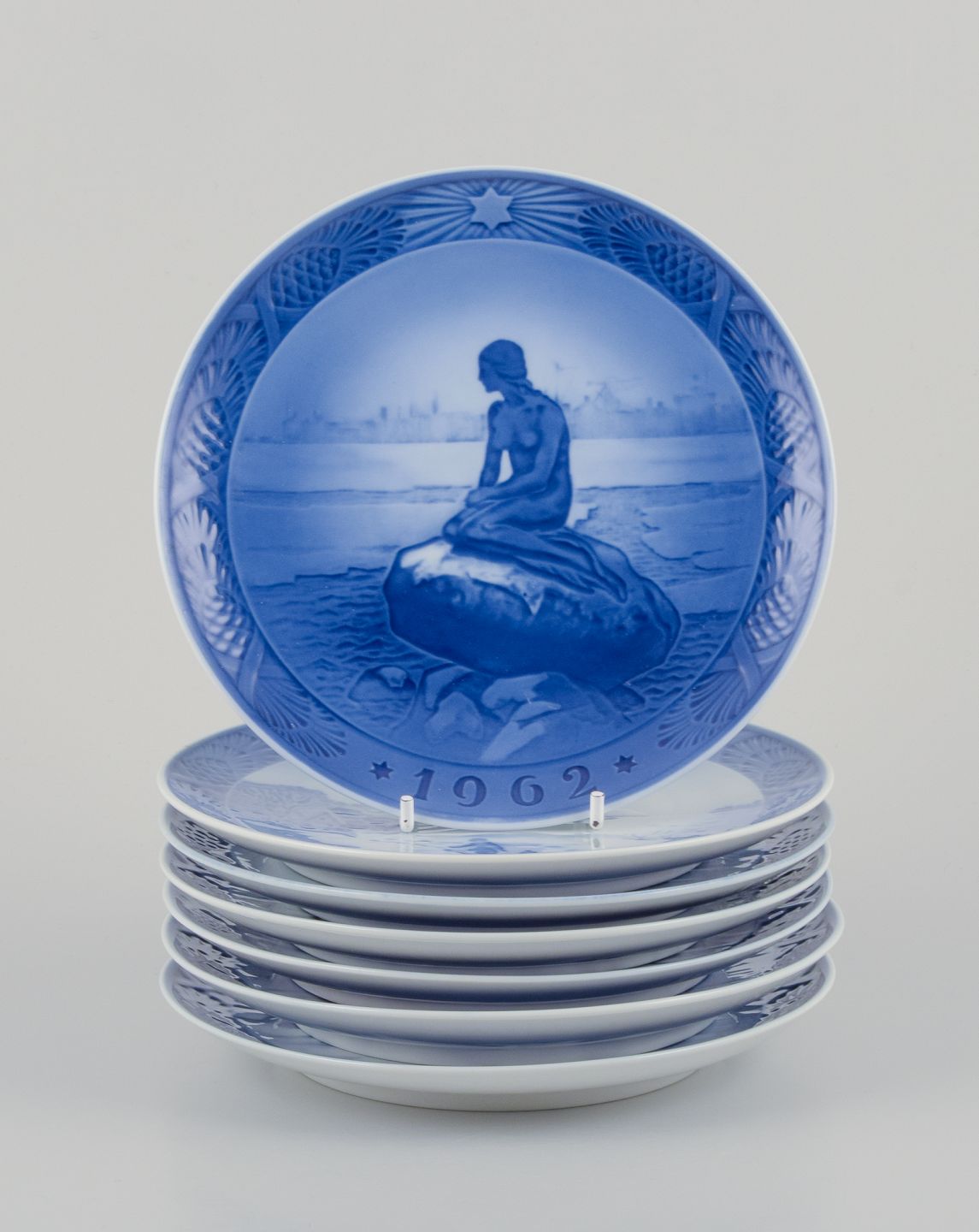 PORCELAIN - Category: Christmas and Commemorative plates – L' ART