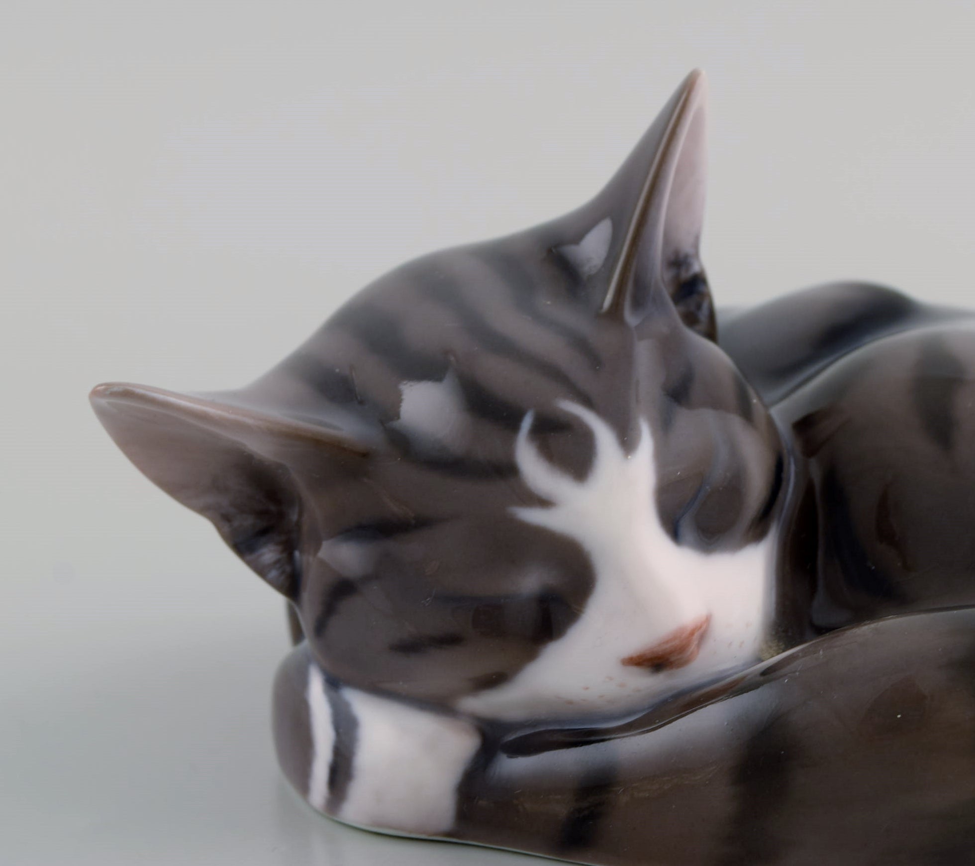 Royal Copenhagen Grey Sleeping Cat Kitten Figurine 422 Excellent