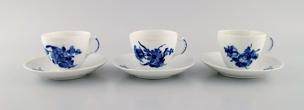 L Art - Royal Copenhagen Blue Flower Braided cream jug. Model number