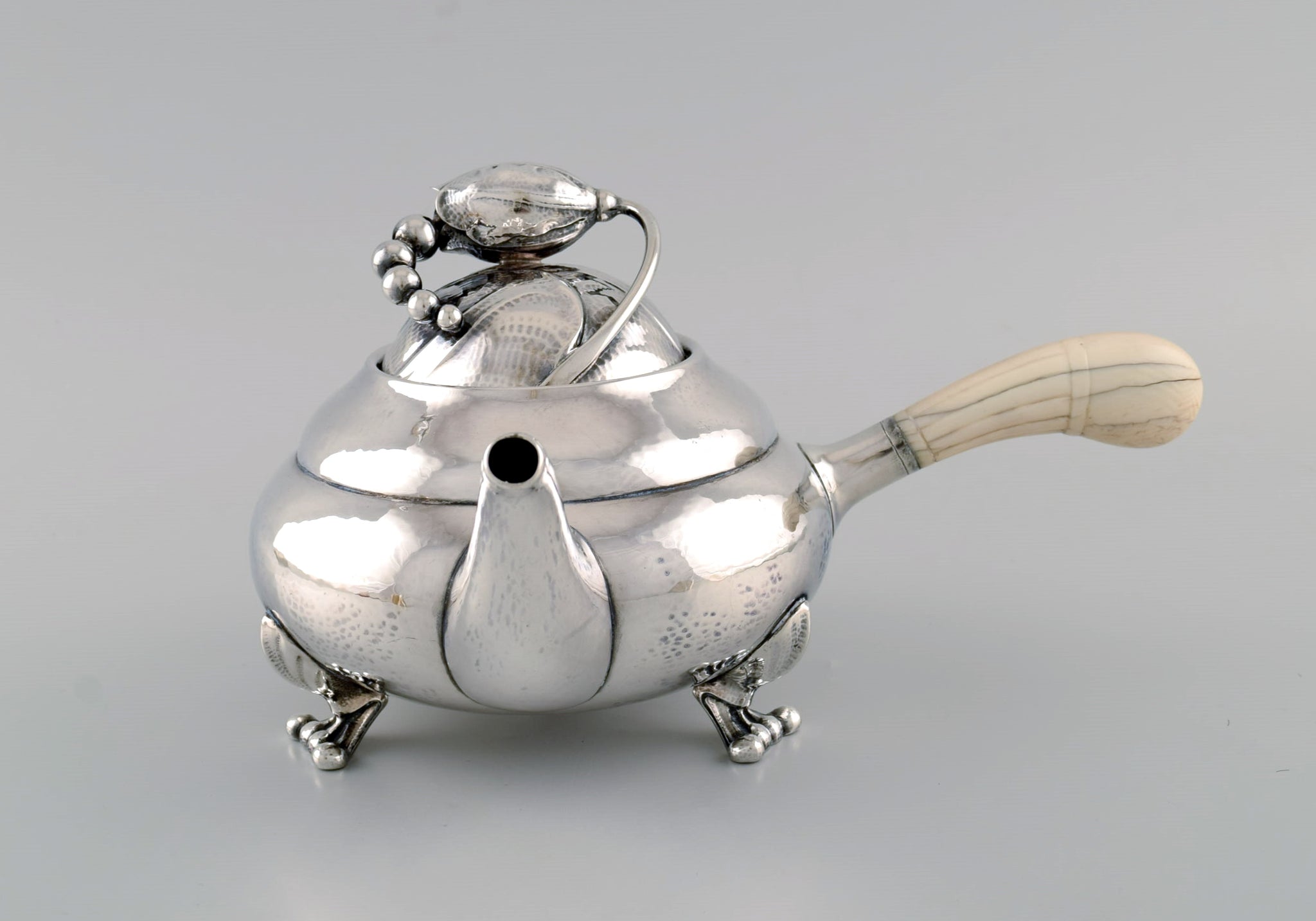 Georg Jensen Blossom teapot in hammered sterling silver with ivory han – L'  ART COPENHAGEN