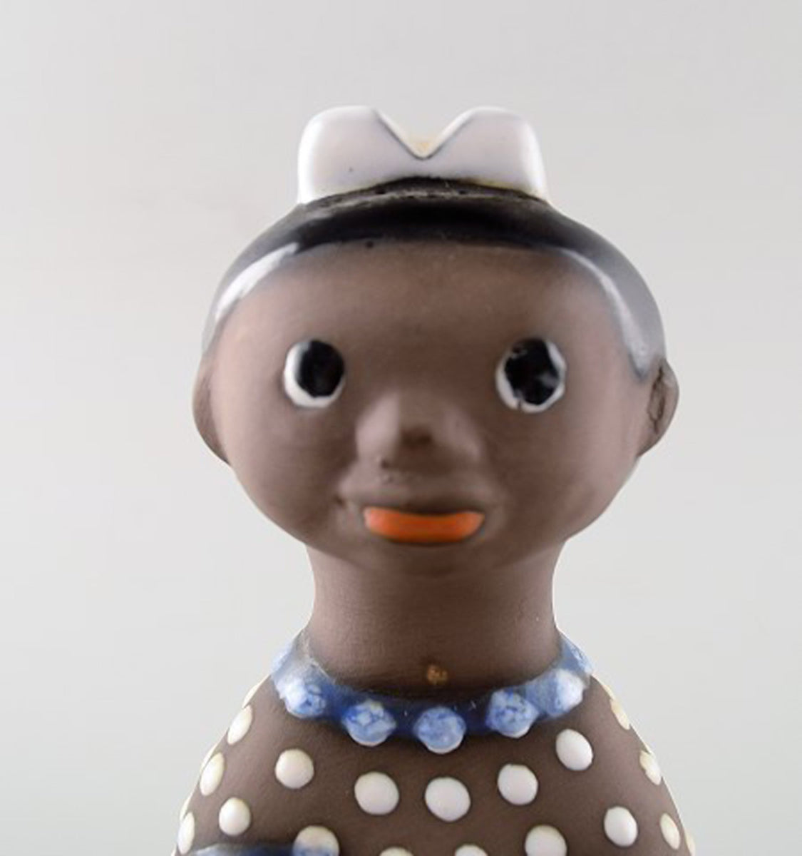 Mari Simulson, Upsala-Ekeby. Signed. girl figure. – L' ART COPENHAGEN